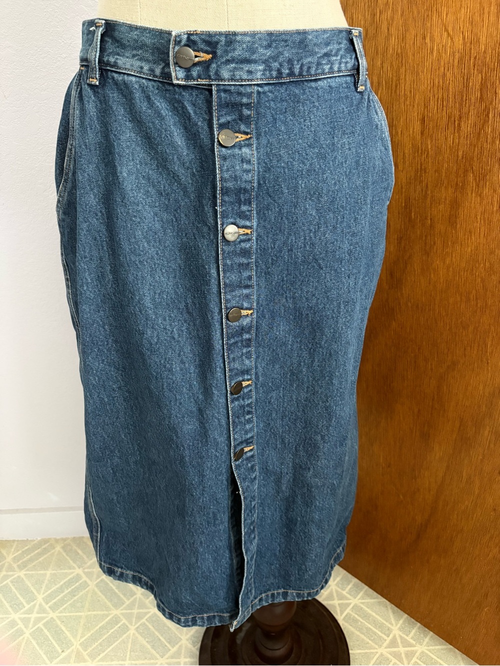 CARHARTT WIP sz M Colby Denim Midi Skirt Blue Stone Washed Buttons